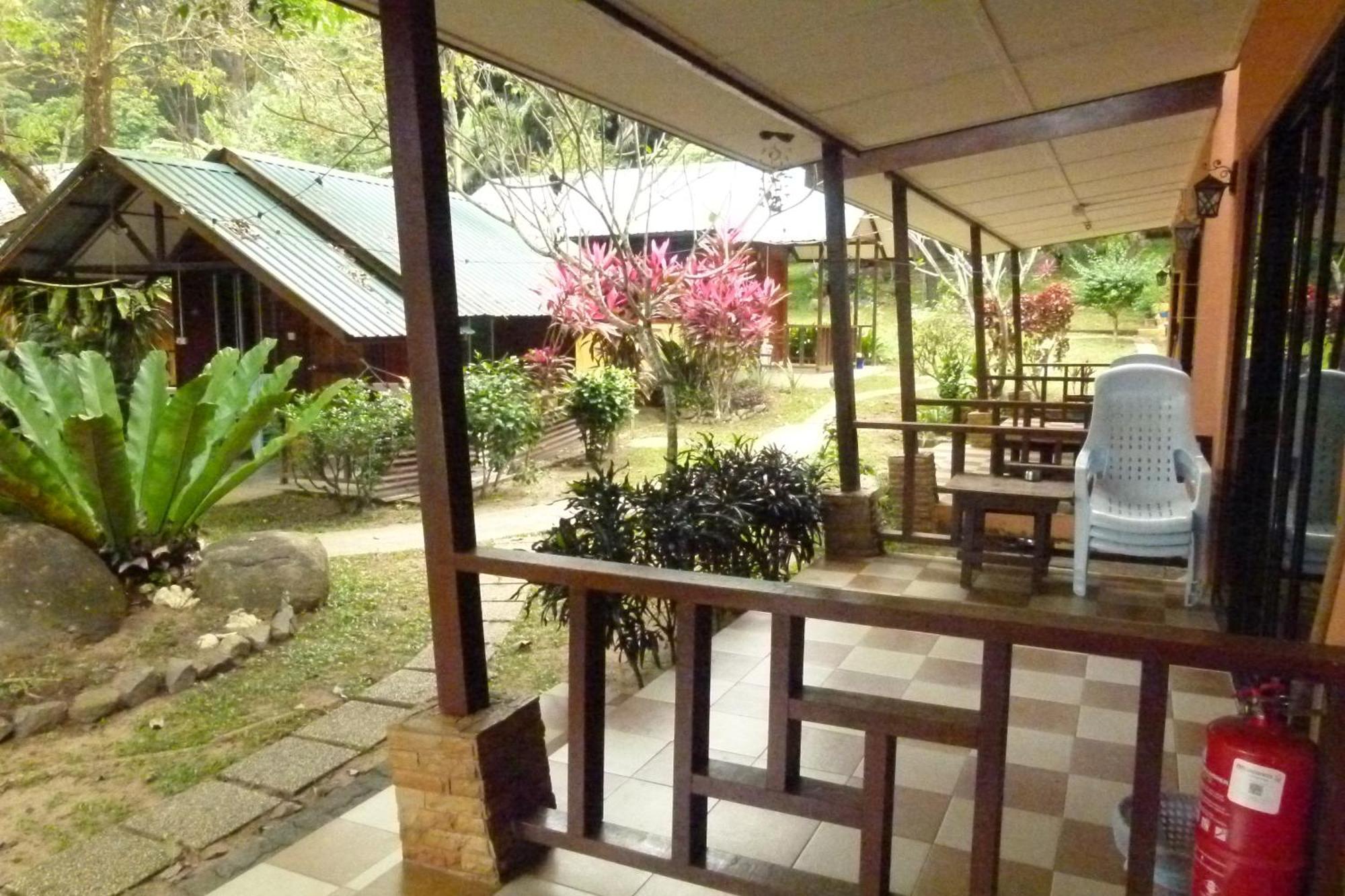 Cheers Garden Chalet Kampong Ayer Batang Екстериор снимка