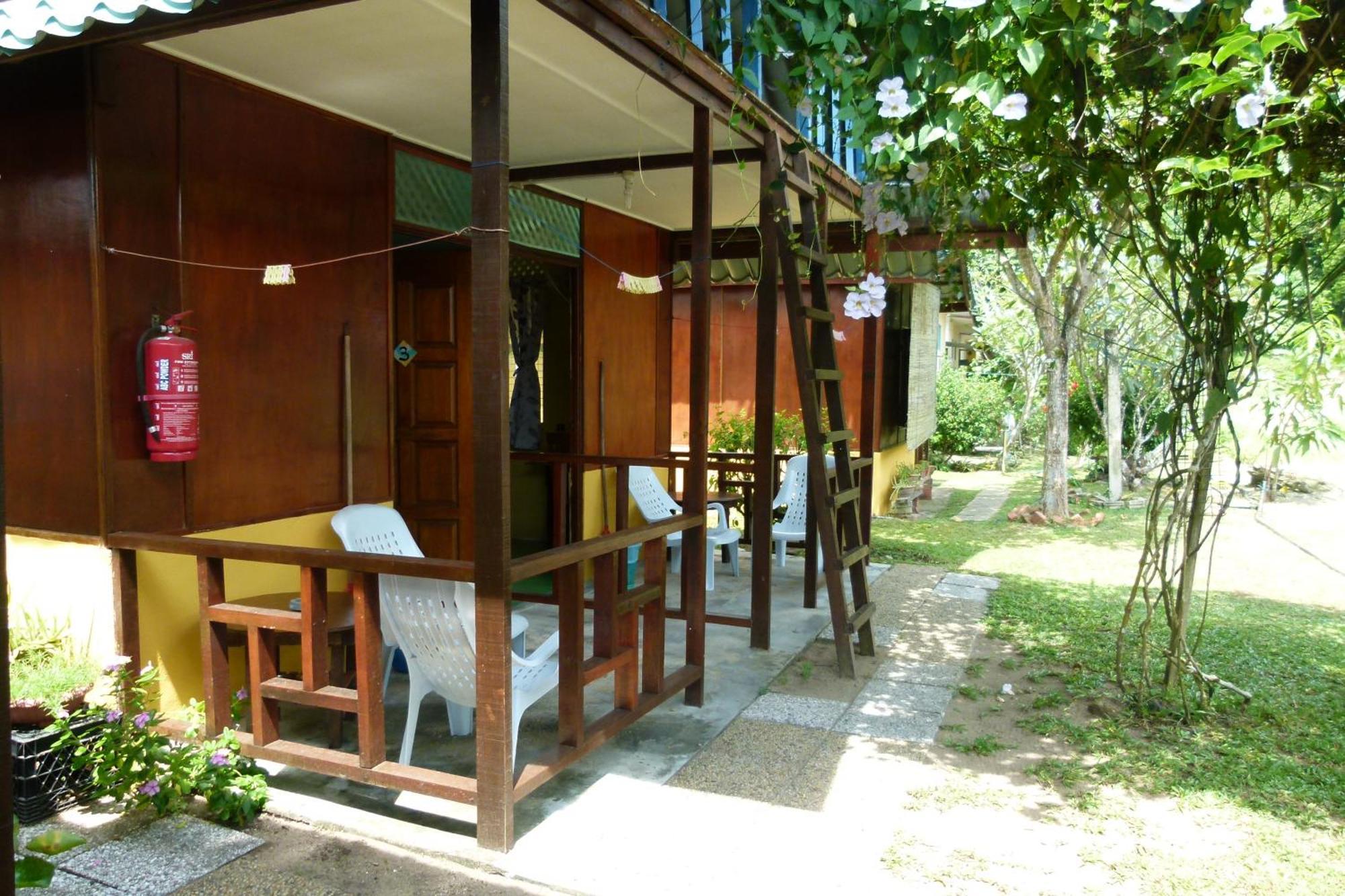 Cheers Garden Chalet Kampong Ayer Batang Екстериор снимка